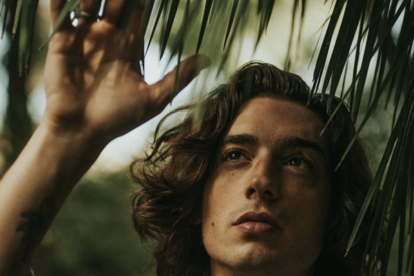 シャイボーイの特徴や恋愛心理と攻略する為の７つの鍵 片思いを成就する方法