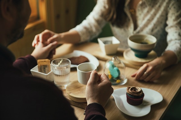 男性が女性を食事に誘う時に分かる男性心理と本気度チェック 片思いを成就する方法